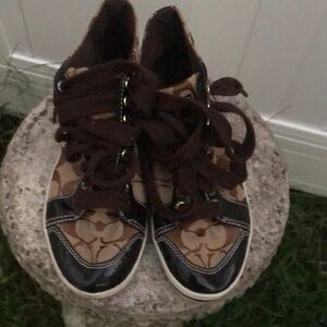 Coach Est. 1941 Girls 5.5 Sneakers